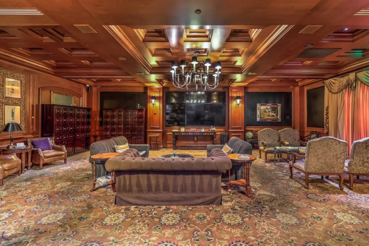 Turnberry Place Las Vegas luxury high-rise condos