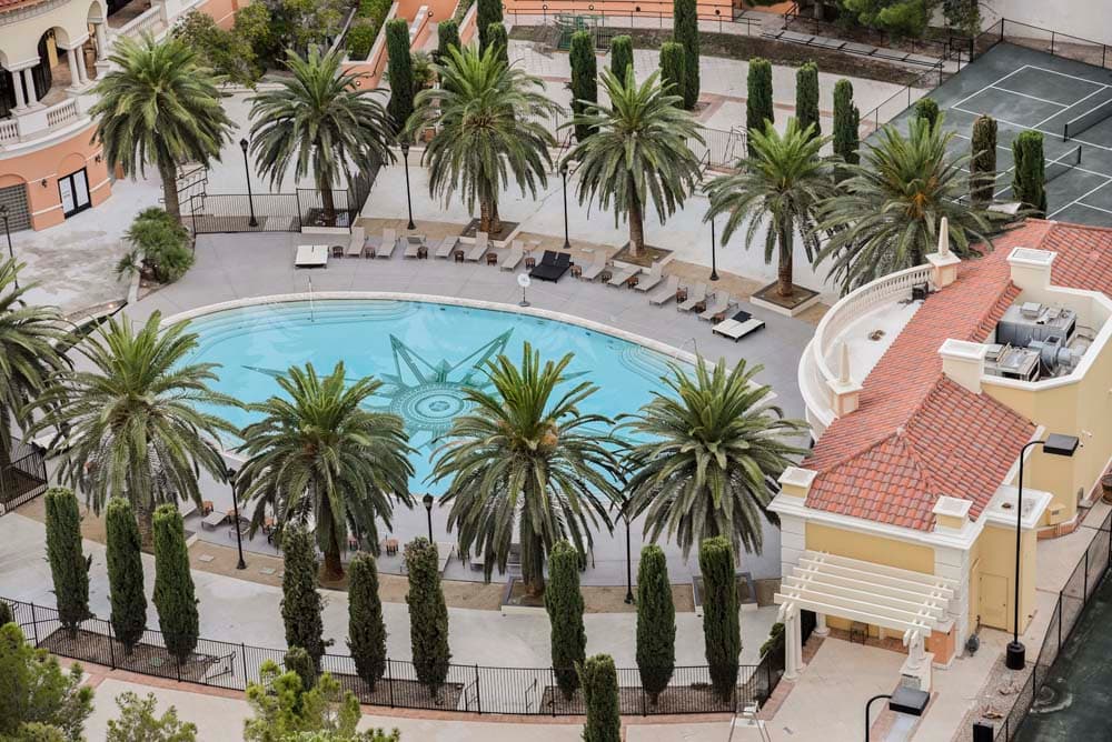 Resort-style pool and outdoor amenities at Turnberry Place Las Vegas