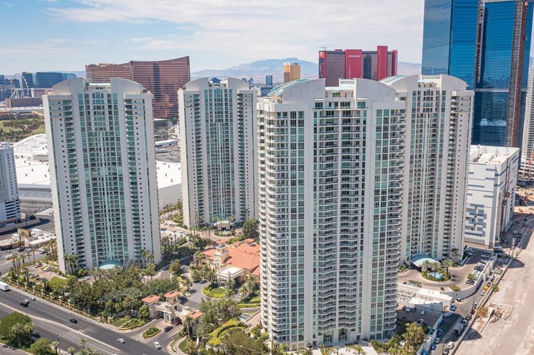 Paradise Road and high-rise living near the Las Vegas Strip — Turnberry Place area